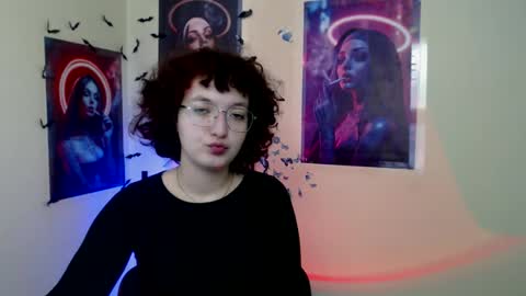 Snapshot of mistyrosee chatting on October 19, 12:17 pm Aria online show from October 19, 12:17 pm