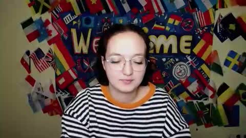 Snapshot of mistyrosee chatting on October 24, 1:29 pm Aria online show from October 24, 1:29 pm