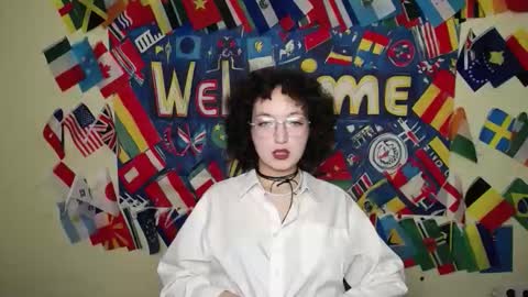 Snapshot of mistyrosee chatting on October 25, 11:40 am Aria online show from October 25, 11:40 am