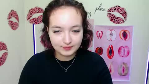 Snapshot of mistyrosee chatting on October 28, 7:34 am Aria online show from October 28, 7:34 am