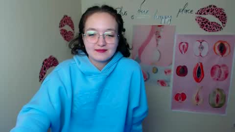 Aria online show from December 4, 7:17 am