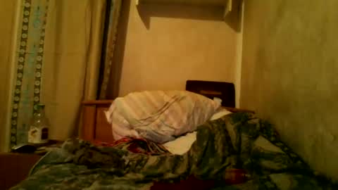 Snapshot of mito51 chatting on February 1, 12:18 am mito51 online show from February 1, 12:18 am