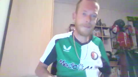 Snapshot of mitta93 chatting on October 19, 11:16 pm mitta93 online show from October 19, 11:16 pm