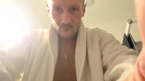 Snapshot of mitzio114 chatting on December 20, 3:13 am mitzio114 online show from December 20, 3:13 am