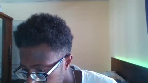 Snapshot of mixedboy_sexy chatting on October 15, 9:31 am mixedboy_sexy online show from October 15, 9:31 am