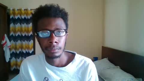 Snapshot of mixedboy_sexy chatting on December 17, 9:04 am mixedboy_sexy online show from December 17, 9:04 am