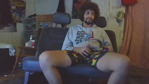 Snapshot of mixxychocolate chatting on February 3, 3:17 pm Deanthony online show from February 3, 3:17 pm