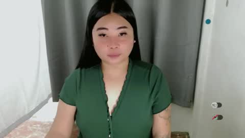 Snapshot of miya_licious chatting on October 15, 5:18 am cassie marie online show from October 15, 5:18 am