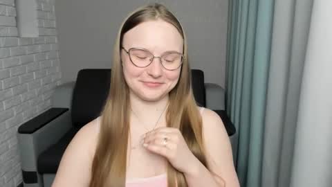 Snapshot of miya_mimi chatting on February 19, 9:58 pm Miya online show from February 19, 9:58 pm