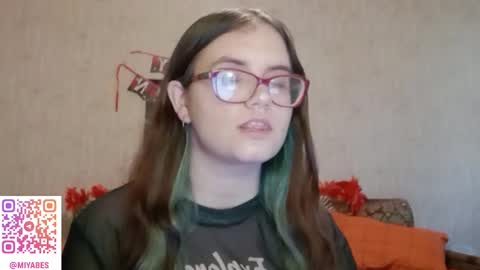 Snapshot of miyabe chatting on October 29, 7:32 am Milana online show from October 29, 7:32 am