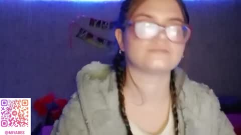 Snapshot of miyabe chatting on November 4, 5:23 pm Milana online show from November 4, 5:23 pm