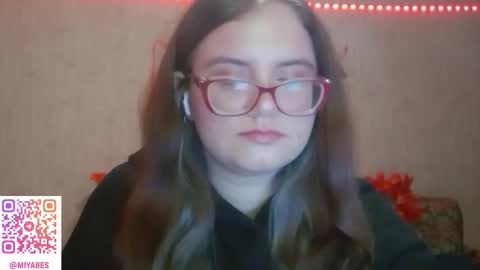 Snapshot of miyabe chatting on November 12, 3:18 am Milana online show from November 12, 3:18 am