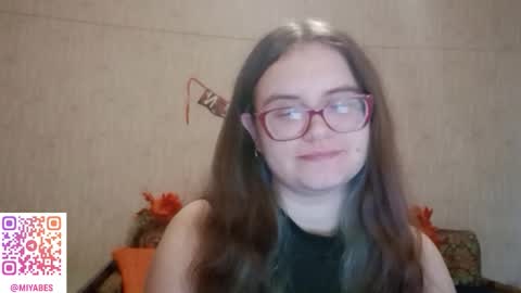 Snapshot of miyabe chatting on November 16, 7:14 am Milana online show from November 16, 7:14 am