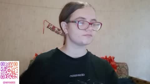 Snapshot of miyabe chatting on November 23, 7:19 am Milana online show from November 23, 7:19 am