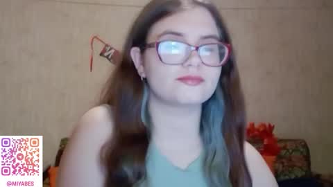 Snapshot of miyabe chatting on November 25, 3:17 am Milana online show from November 25, 3:17 am