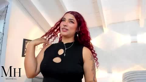 Snapshot of mizzhell_ chatting on December 17, 3:34 am mizzhell_ online show from December 17, 3:34 am