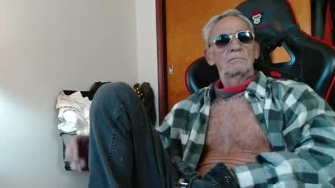 Snapshot of mjmadurengue chatting on June 1, 8:21 pm Mario jose online show from June 1, 8:21 pm