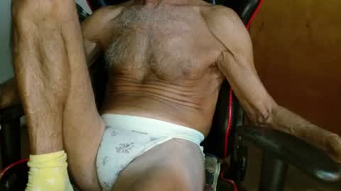 Snapshot of mjmadurengue chatting on June 11, 12:32 am Mario jose online show from June 11, 12:32 am