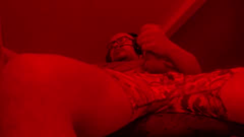 Snapshot of mmbaby86 chatting on December 14, 5:51 pm blazze online show from December 14, 5:51 pm