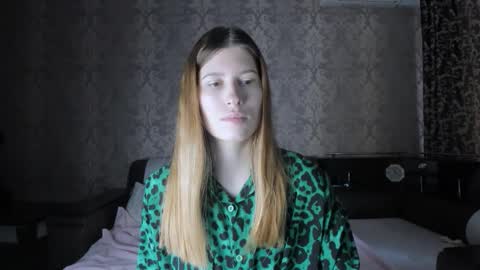 Lili online show from October 8, 9:40 am