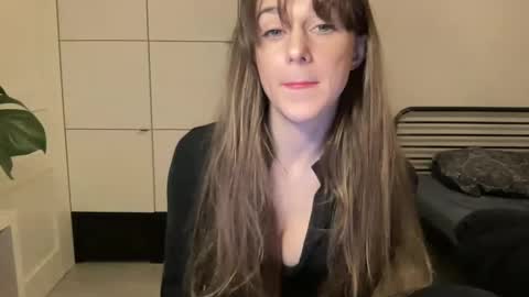 mmminnie online show from March 1, 6:11 pm