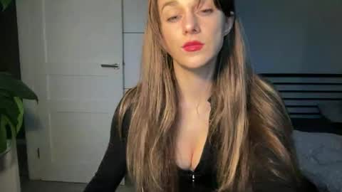 mmminnie online show from March 12, 4:02 pm