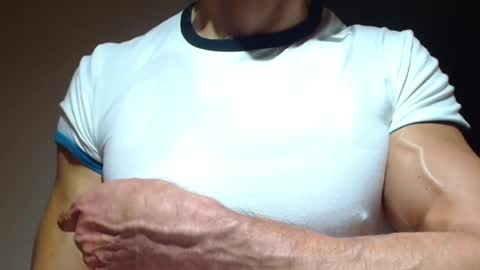 Snapshot of mmuscularman chatting on September 24, 7:01 am mmuscularman online show from September 24, 7:01 am