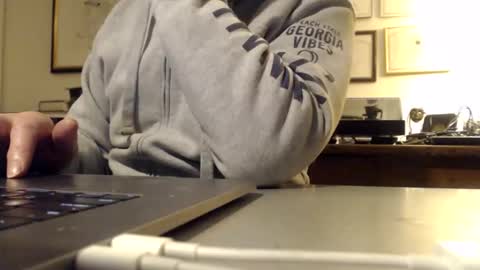 Snapshot of mmythmaker chatting on May 9, 8:52 am mmythmaker online show from May 9, 8:52 am