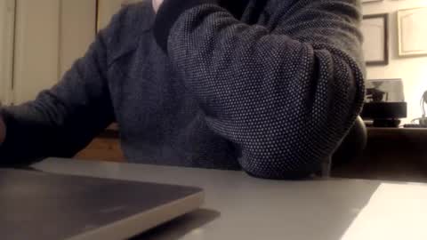 Snapshot of mmythmaker chatting on May 18, 9:15 am mmythmaker online show from May 18, 9:15 am