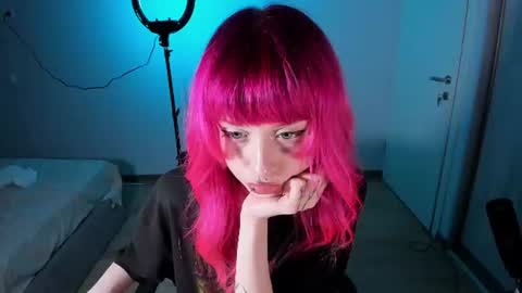 mnepohhh online show from August 4, 1:42 am
