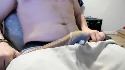 Snapshot of mnmassive chatting on December 18, 3:58 am M online show from December 18, 3:58 am