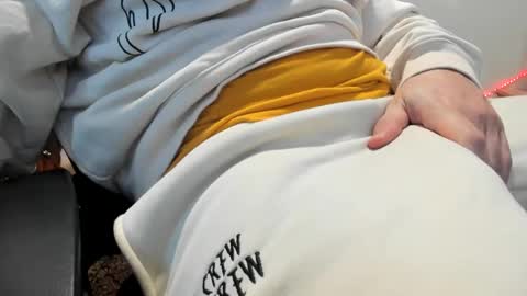 Snapshot of mnmassive chatting on January 8, 5:59 am M online show from January 8, 5:59 am