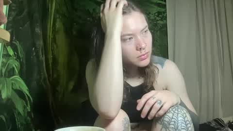 Snapshot of mo0n_goddess chatting on January 19, 2:57 am Misty online show from January 19, 2:57 am