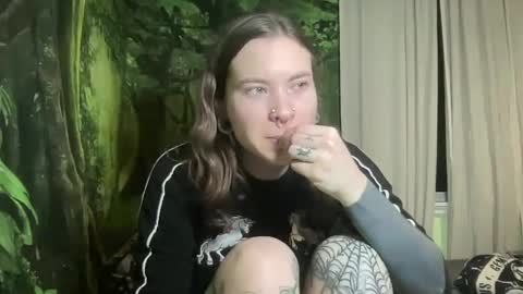 Snapshot of mo0n_goddess chatting on January 26, 8:57 am Misty online show from January 26, 8:57 am