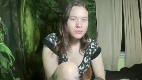 Snapshot of mo0n_goddess chatting on February 12, 5:47 am Misty online show from February 12, 5:47 am