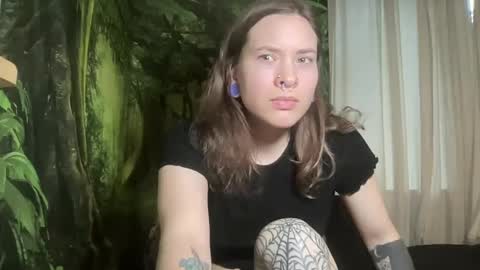 Snapshot of mo0n_goddess chatting on February 15, 1:53 am Misty online show from February 15, 1:53 am