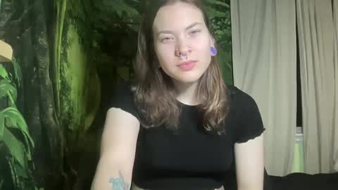 Snapshot of mo0n_goddess chatting on February 15, 4:58 am Misty online show from February 15, 4:58 am