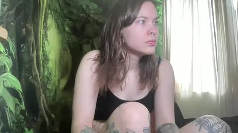 Snapshot of mo0n_goddess chatting on February 17, 11:53 pm Misty online show from February 17, 11:53 pm