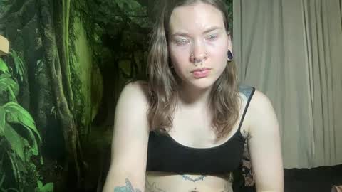 Snapshot of mo0n_goddess chatting on February 18, 6:37 am Misty online show from February 18, 6:37 am