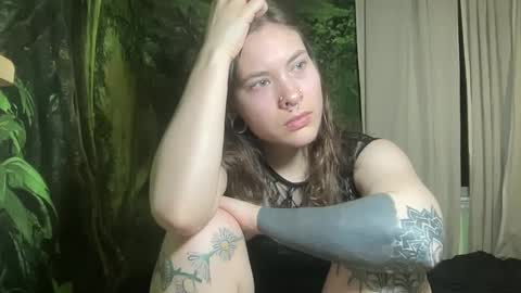 Snapshot of mo0n_goddess chatting on February 22, 3:34 am Misty online show from February 22, 3:34 am