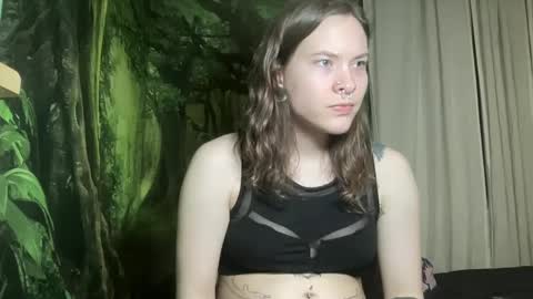 Snapshot of mo0n_goddess chatting on February 24, 6:16 am Misty online show from February 24, 6:16 am