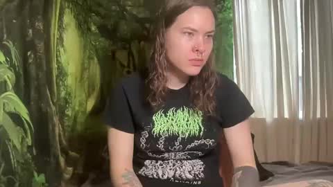 Snapshot of mo0n_goddess chatting on February 27, 12:21 am Misty online show from February 27, 12:21 am