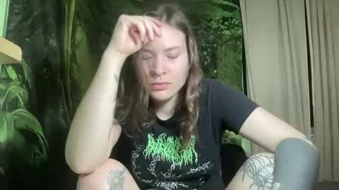 Snapshot of mo0n_goddess chatting on February 27, 6:50 am Misty online show from February 27, 6:50 am