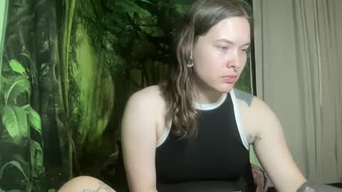 Snapshot of mo0n_goddess chatting on September 14, 2:44 am Misty online show from September 14, 2:44 am