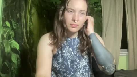 Snapshot of mo0n_goddess chatting on September 21, 2:46 am Misty online show from September 21, 2:46 am