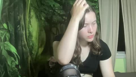 Snapshot of mo0n_goddess chatting on October 4, 2:31 am Misty online show from October 4, 2:31 am