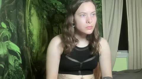 Snapshot of mo0n_goddess chatting on October 16, 3:07 am Misty online show from October 16, 3:07 am