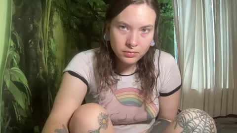 Snapshot of mo0n_goddess chatting on October 20, 12:11 am Misty online show from October 20, 12:11 am