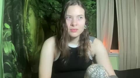 Snapshot of mo0n_goddess chatting on November 19, 2:55 am Misty online show from November 19, 2:55 am