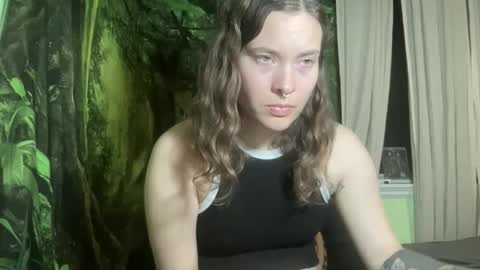 Snapshot of mo0n_goddess chatting on November 30, 6:28 am Misty online show from November 30, 6:28 am